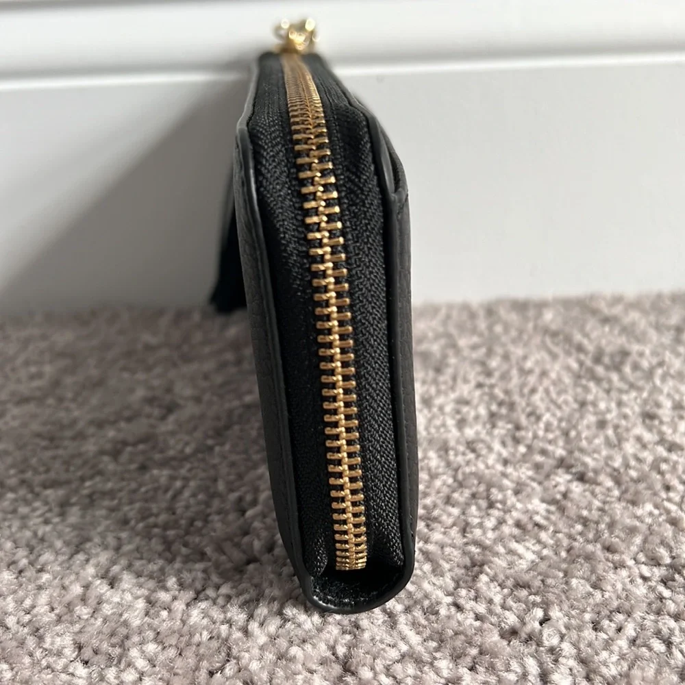 Black kate spade wallet - Picture 6 of 9
